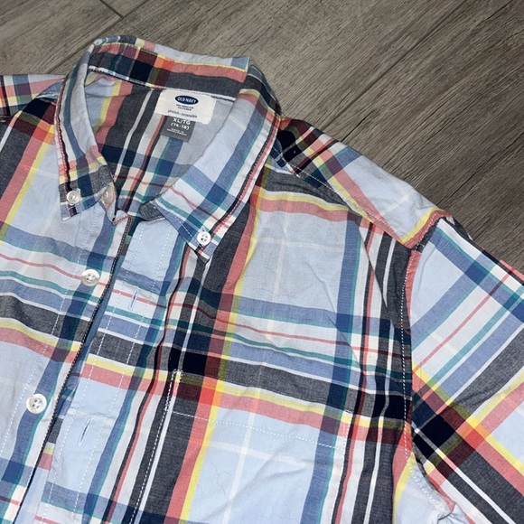 Boys Old Navy Short Sleeve Button Down - Picture 3 of 3